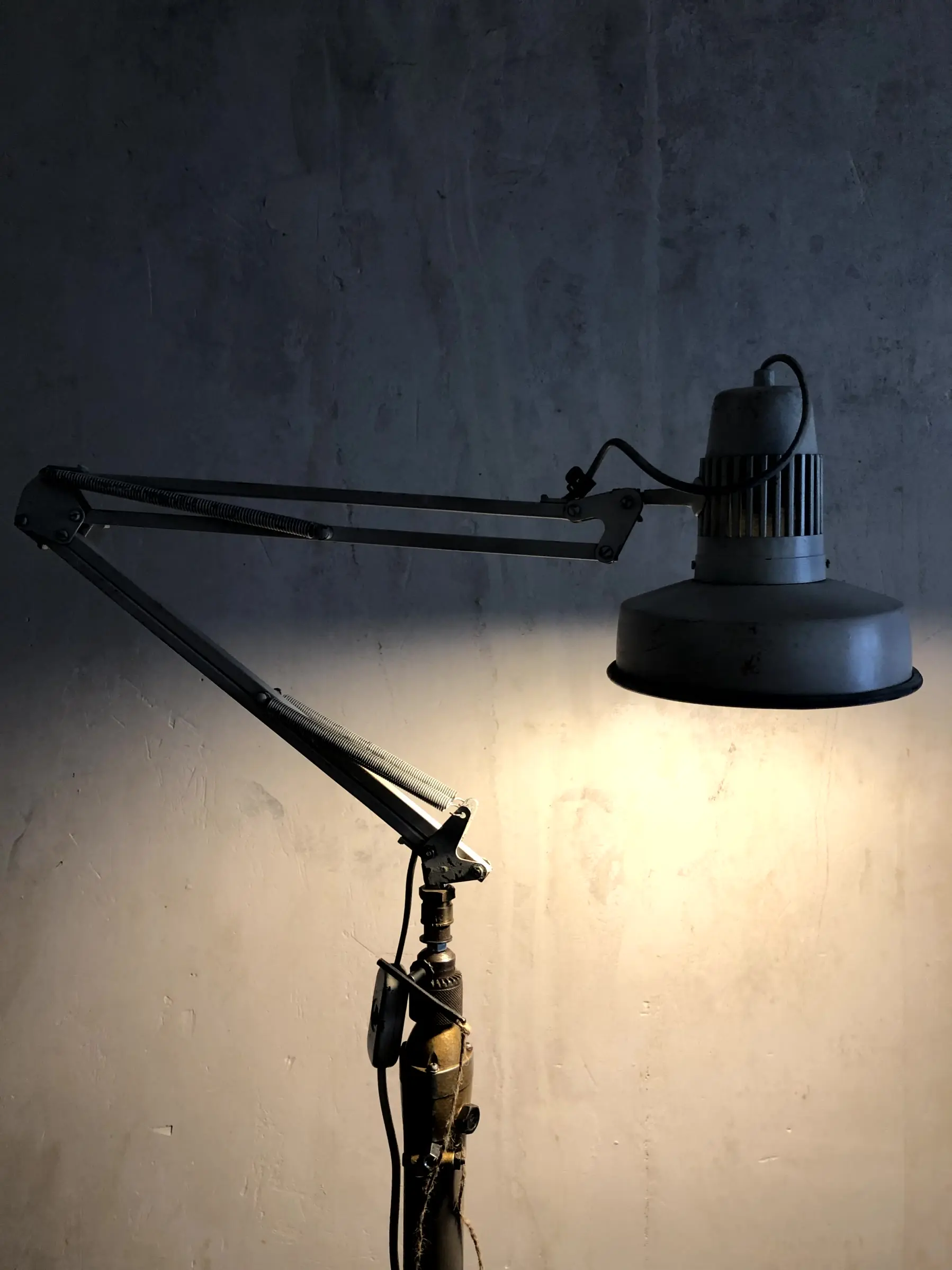 La lampe Stow repliée